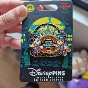 Mickey's Halloween Party 2022 Disney pin #DisneyPins #Halloween